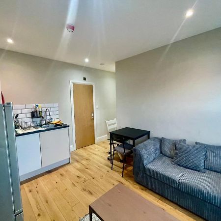 Cosy 1 Bedroom Flat! London Bagian luar foto