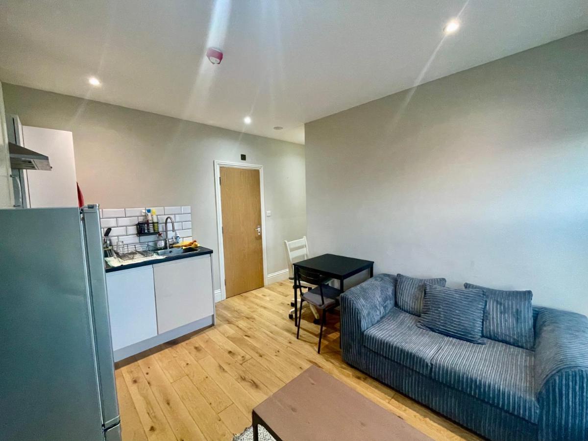 Cosy 1 Bedroom Flat! London Bagian luar foto