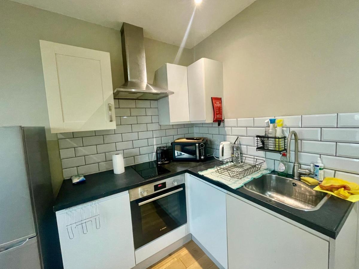 Cosy 1 Bedroom Flat! London Bagian luar foto